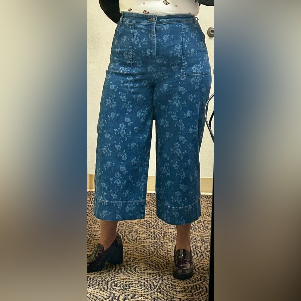Hi waist colette crop jeans with flower detail charter club